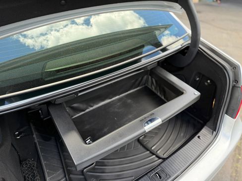 Used 2014 Mercedes-Benz E 350 4MATIC Sedan image 18