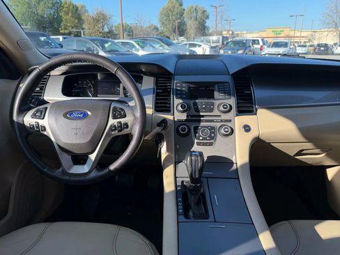 Used 2016 Ford Taurus SEL image 15