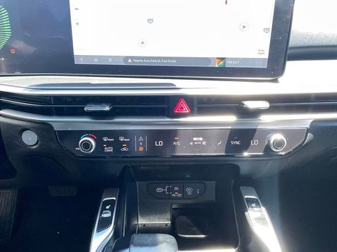 Certified 2025 Kia Sorento S w/ Panoramic Sunroof Package FWD image 18