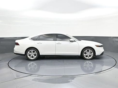 Used 2025 Honda Accord LX image 23