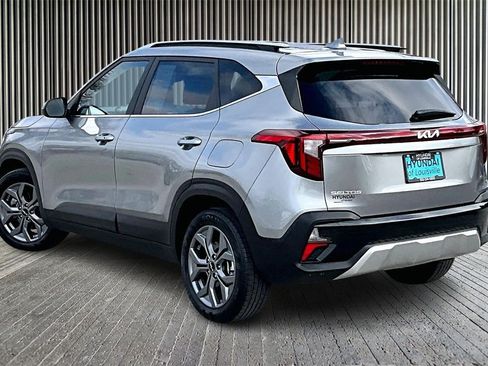 Used 2024 Kia Seltos S image 2