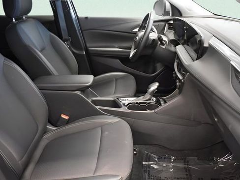 Used 2025 Buick Encore GX Preferred AWD/4WD image 19