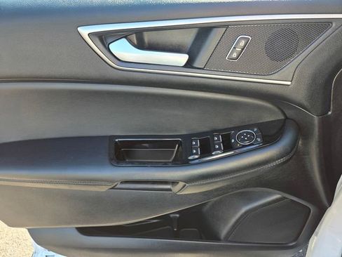 Used 2020 Ford Edge SEL image 16