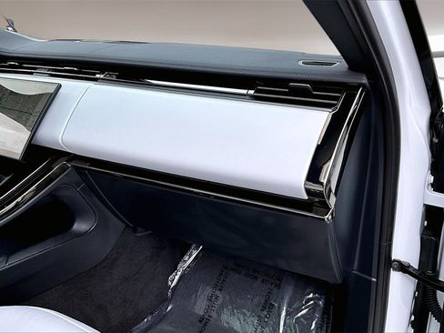 Certified 2025 Land Rover Range Rover Sport image 24
