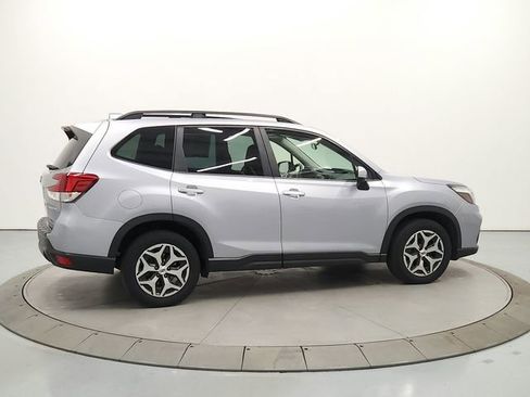 Used 2021 Subaru Forester Premium image 7
