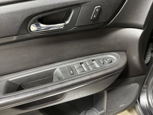Used 2015 Chevrolet Traverse LT FWD image 20