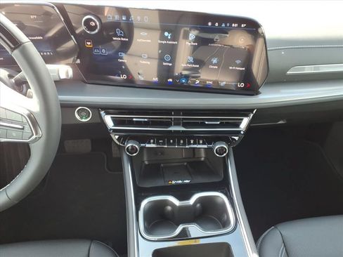 New 2026 Chevrolet Traverse LT w/ Enhanced Driving Package FWD image 24