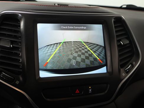 Used 2022 Jeep Cherokee Trailhawk w/ Sun, Sound & Nav Group AWD/4WD image 6