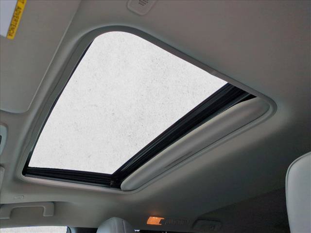 Used 2025 Toyota Sienna XLE FWD image 15