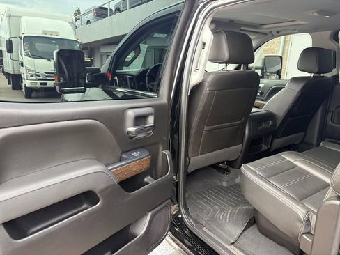 Used 2019 GMC Sierra 2500 Denali w/ Duramax Plus Package AWD/4WD image 25