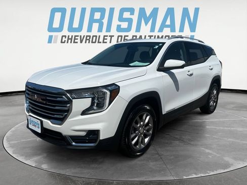 Used 2024 GMC Terrain SLT AWD/4WD image 2