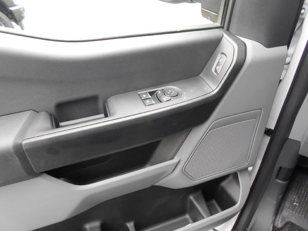 Used 2024 Ford F550 2WD Regular Cab Super Duty image 10