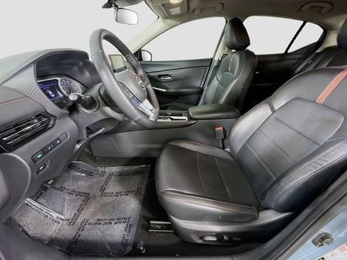Used 2025 Nissan Sentra SR w/ SR Premium Package FWD image 21