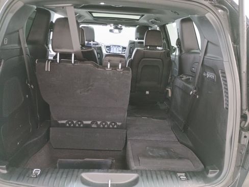Used 2023 Chrysler Pacifica Limited w/ Uconnect Theater Family Group image 24