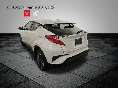 Used 2020 Toyota C-HR Limited FWD image 4
