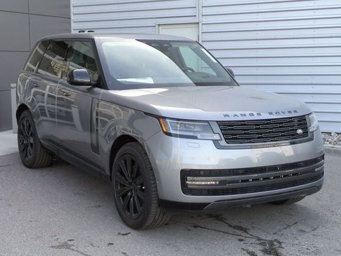 New 2026 Land Rover Range Rover SE image 3