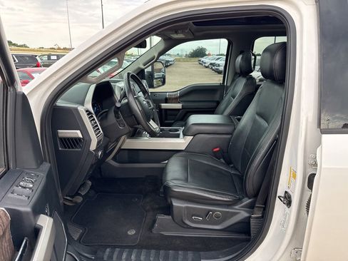 Used 2017 Ford F250 Lariat w/ Lariat Ultimate Package AWD/4WD image 19