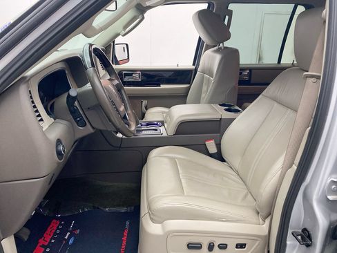 Used 2017 Lincoln Navigator Select AWD/4WD image 14