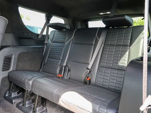 Used 2025 Cadillac Escalade ESV Premium Luxury Platinum AWD/4WD image 46