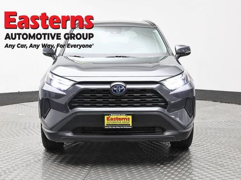 Used 2022 Toyota RAV4 XLE w/ Convenience Package AWD/4WD image 2