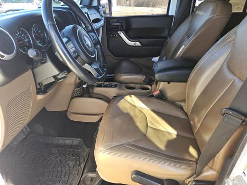 Used 2015 Jeep Wrangler Unlimited Sahara w/ Max Tow Package image 16