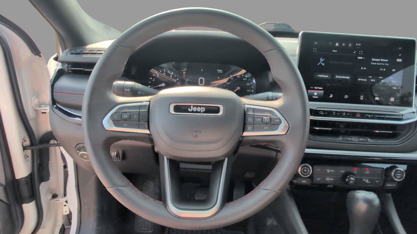 Used 2025 Jeep Compass Trailhawk AWD/4WD image 28