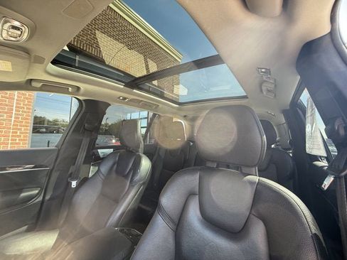 Used 2018 Volvo XC90 T6 Momentum w/ Convenience Package AWD/4WD image 21