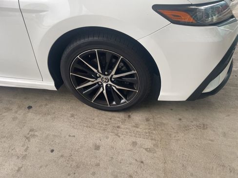 Used 2024 Toyota Camry SE FWD image 5