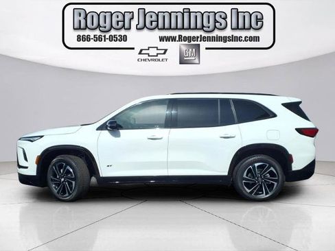 Used 2025 Buick Enclave Sport Touring w/ Super Cruise Package FWD image 2