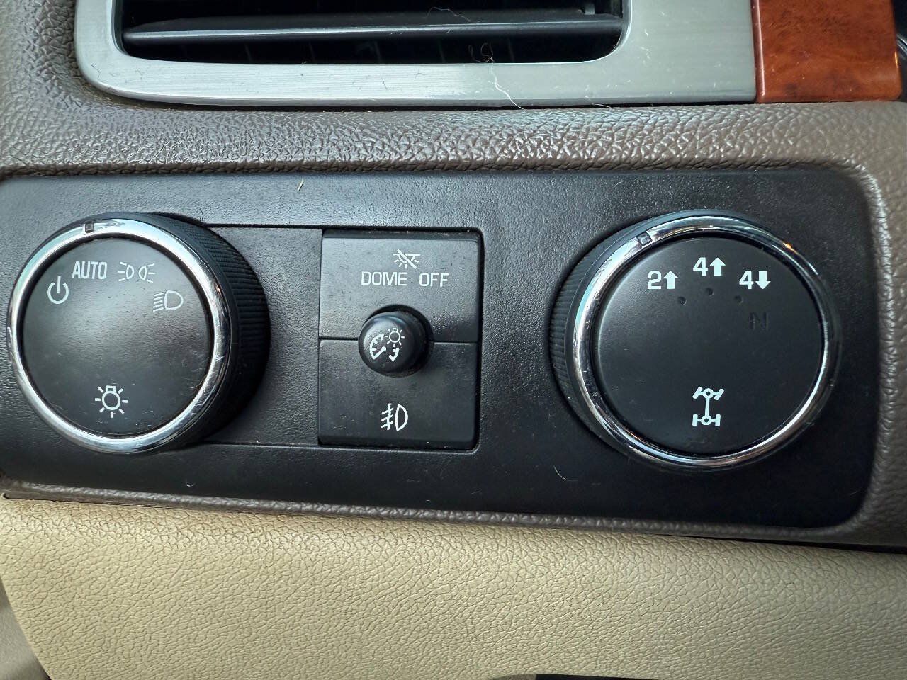 Used 2014 Chevrolet Silverado 3500 LTZ w/ LTZ Plus Package AWD/4WD image 13