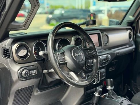 Used 2021 Jeep Gladiator Sport AWD/4WD image 18