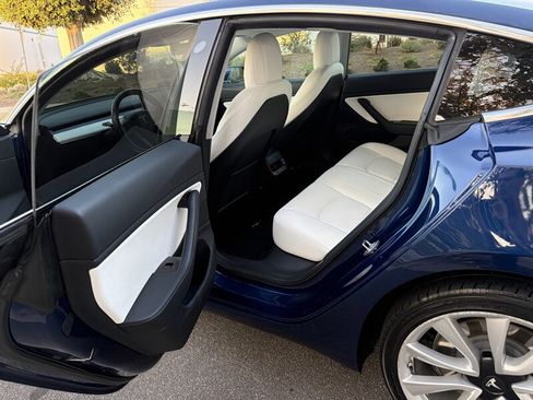 Used 2018 Tesla Model 3 Long Range AWD/4WD image 29
