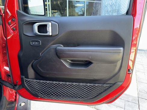 Used 2021 Jeep Wrangler Sport S image 17