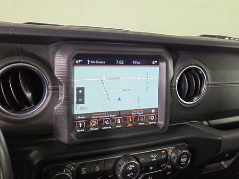 Used 2022 Jeep Wrangler Unlimited Sahara w/ Cold Weather Group AWD/4WD image 18