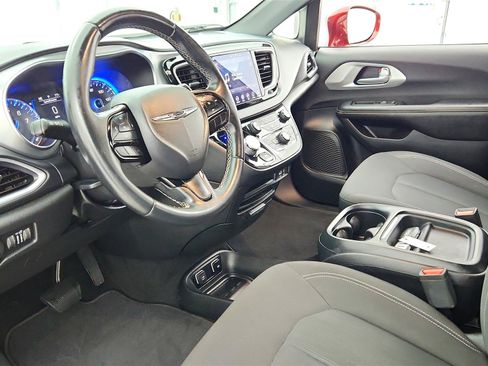 Used 2018 Chrysler Pacifica Touring Plus w/ S Appearance Package FWD image 25
