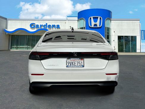 Certified 2025 Honda Accord SE image 5