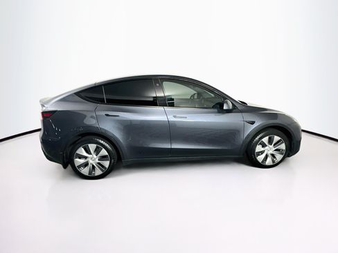 Used 2023 Tesla Model Y Long Range AWD/4WD image 10