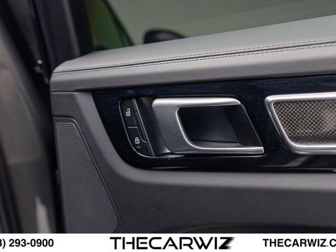 Used 2023 Porsche Cayenne Turbo AWD/4WD image 98