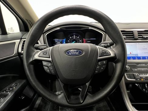 Used 2020 Ford Fusion SE FWD image 23