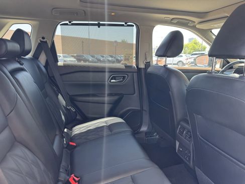 Used 2022 Nissan Rogue Platinum w/ Head-Up Display Package image 42