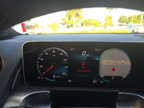 Used 2020 Mercedes-Benz GLB 250 4MATIC image 8