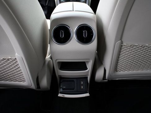 New 2025 Mercedes-Benz GLA 250 4MATIC image 40