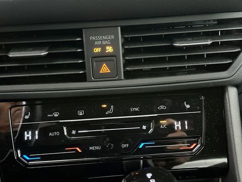 Used 2025 Volkswagen Jetta Sport image 23