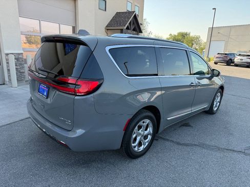 Used 2021 Chrysler Pacifica Limited w/ Premium & Safety Sphere Group AWD/4WD image 10