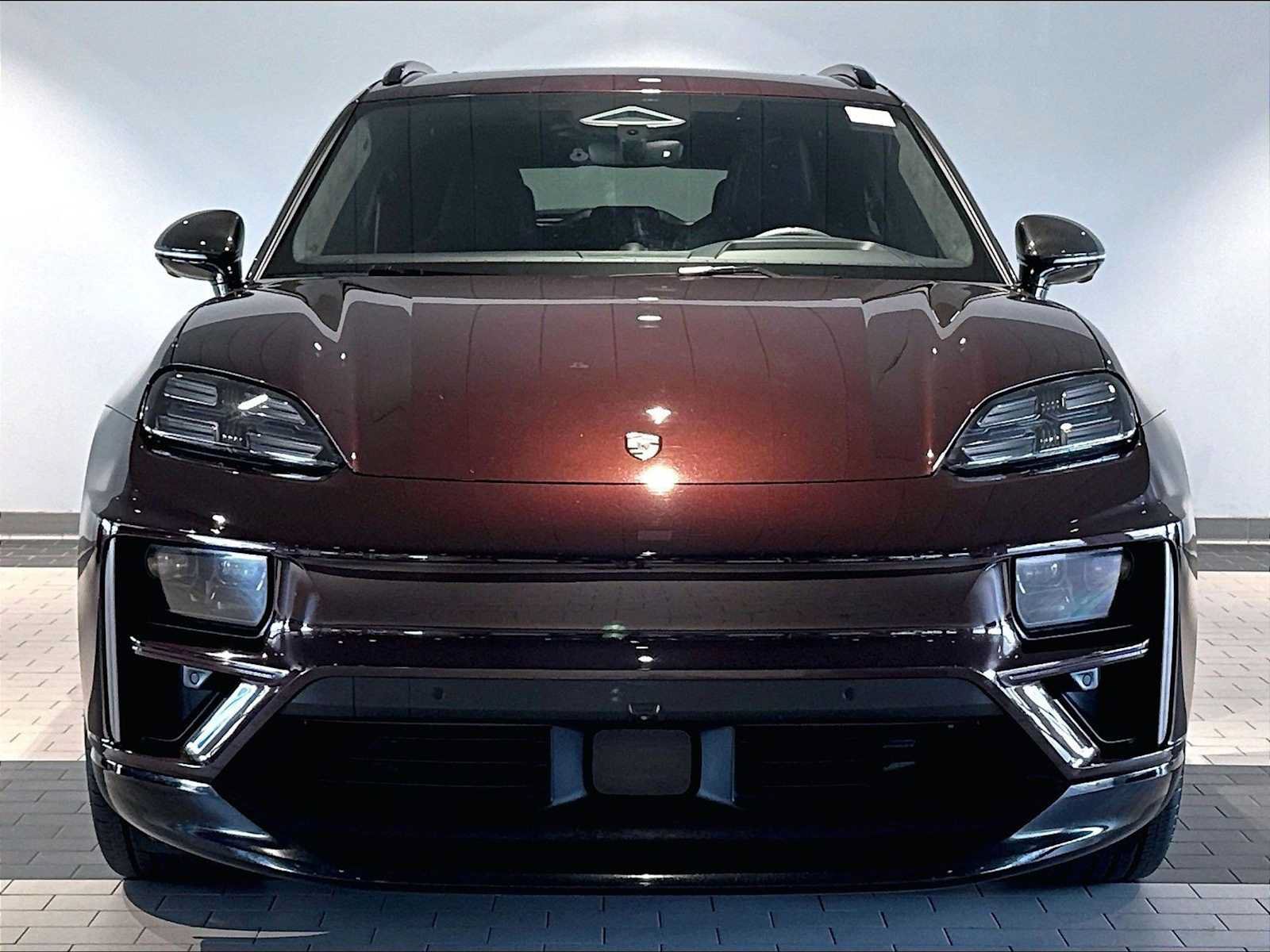Used 2024 Porsche Macan Turbo Electric AWD/4WD image 13