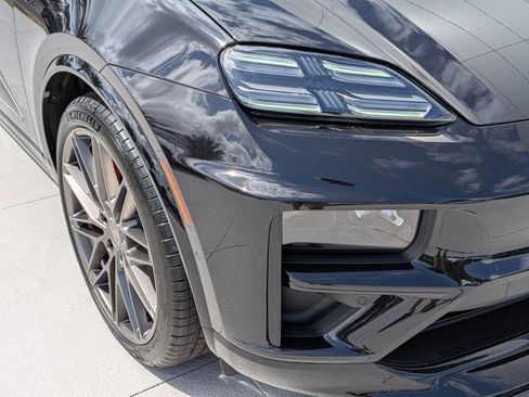 New 2026 Porsche Macan Turbo Electric AWD/4WD image 12