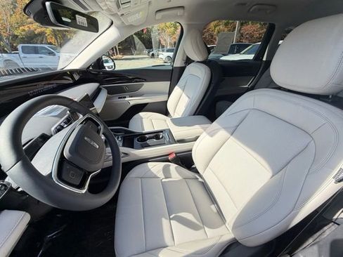 New 2026 Lincoln Nautilus Premier image 14