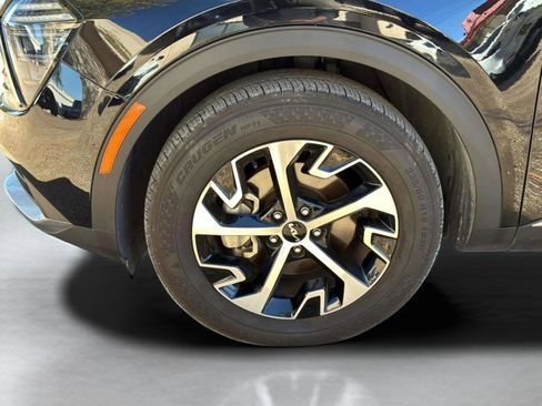 Used 2025 Kia Sportage EX image 13