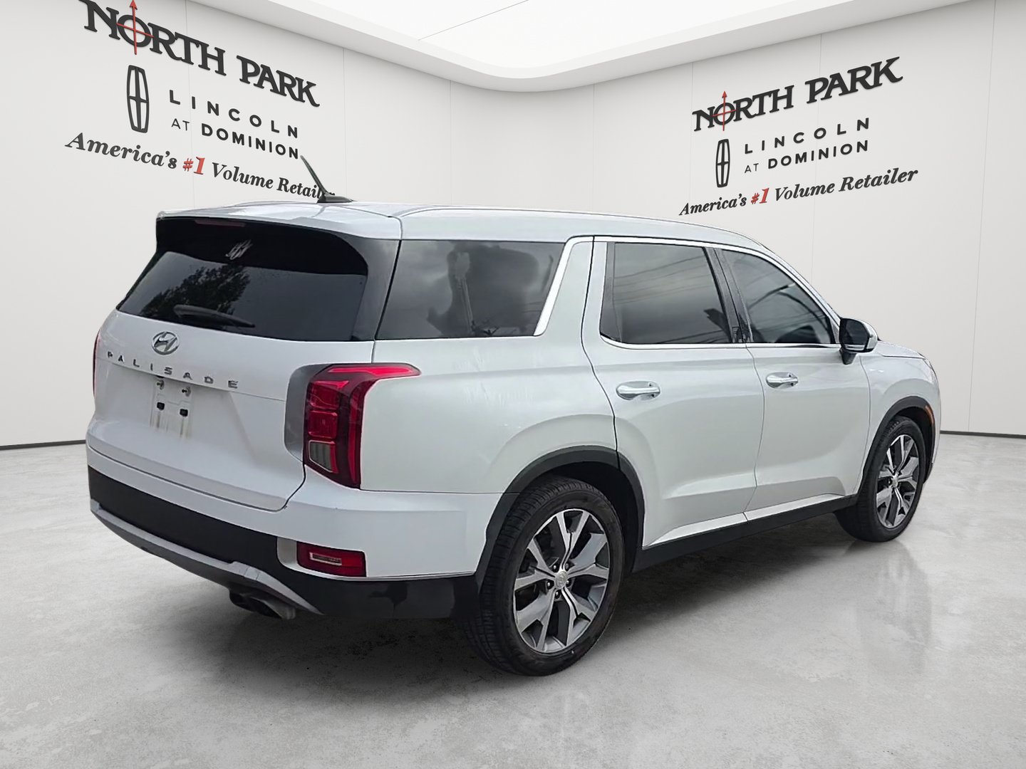 Used 2020 Hyundai Palisade SEL FWD image 5