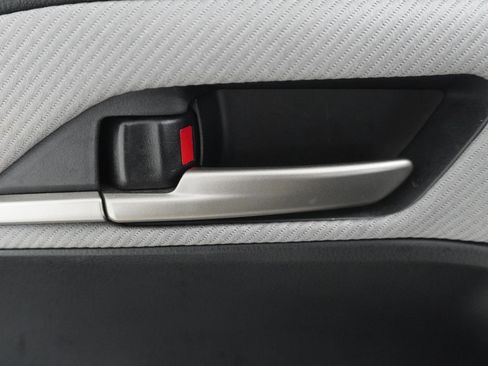 Used 2025 Toyota Camry SE FWD image 12